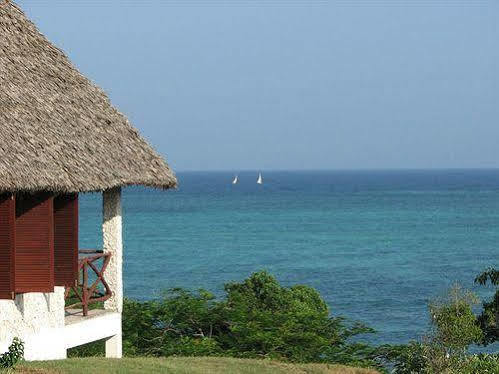 Tijara Beach Hotel Mombassa Buitenkant foto